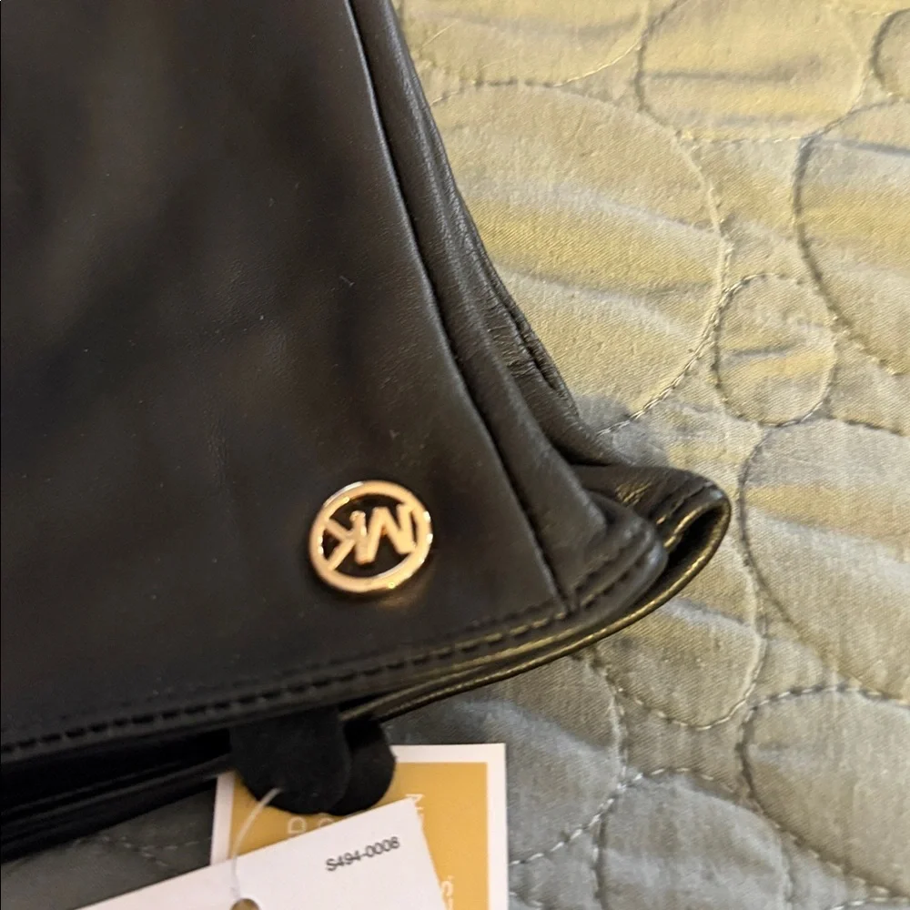 Michael Kors Black Leather Gloves with Touch Tip